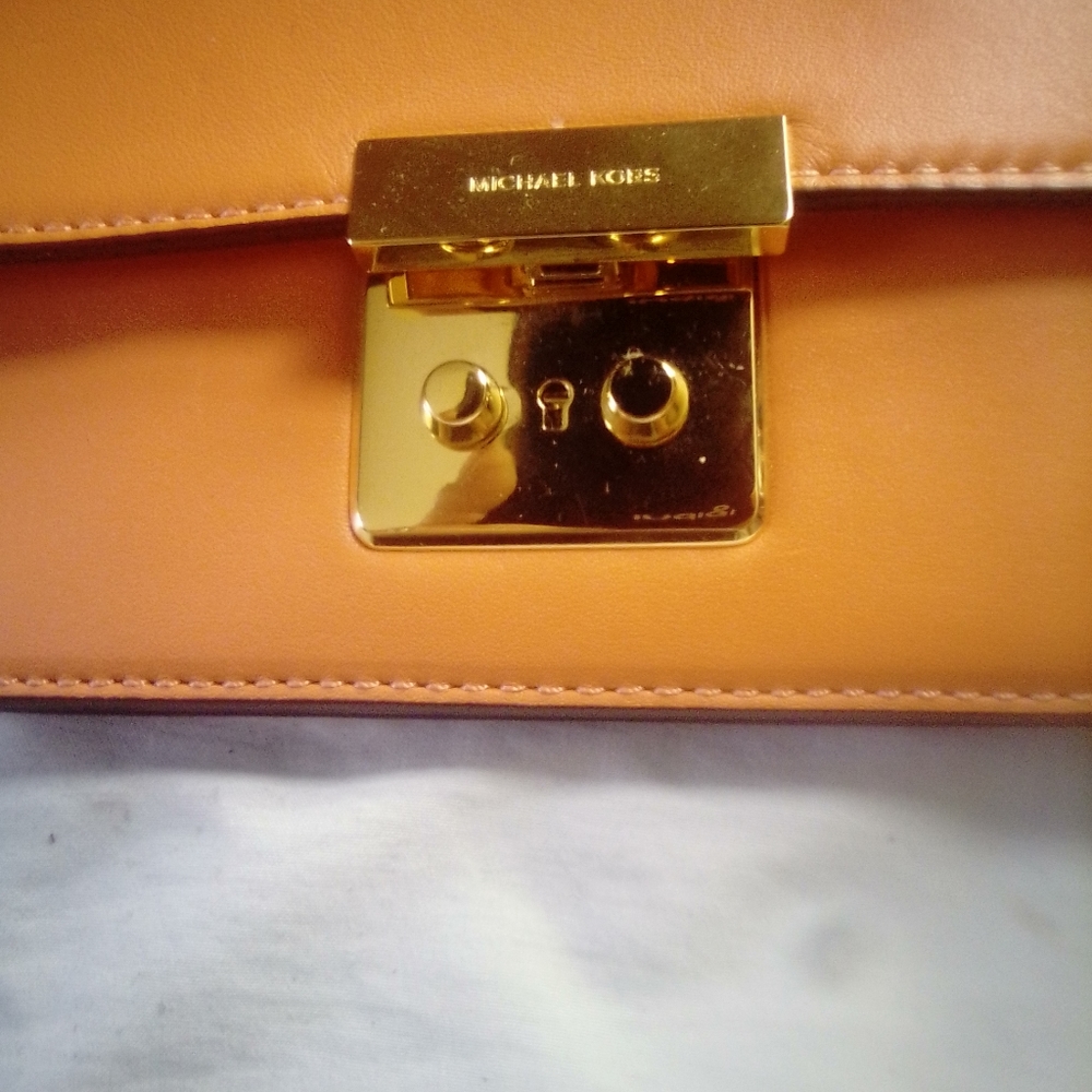 New michael kors crossbody bag